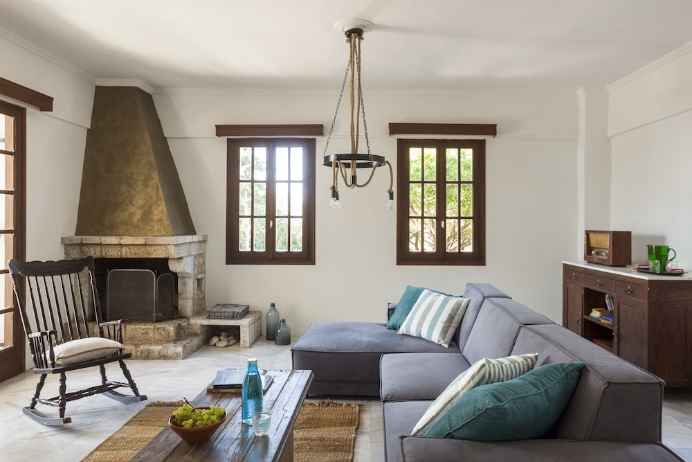 Traditional Villa, Private Pool, Sea View
