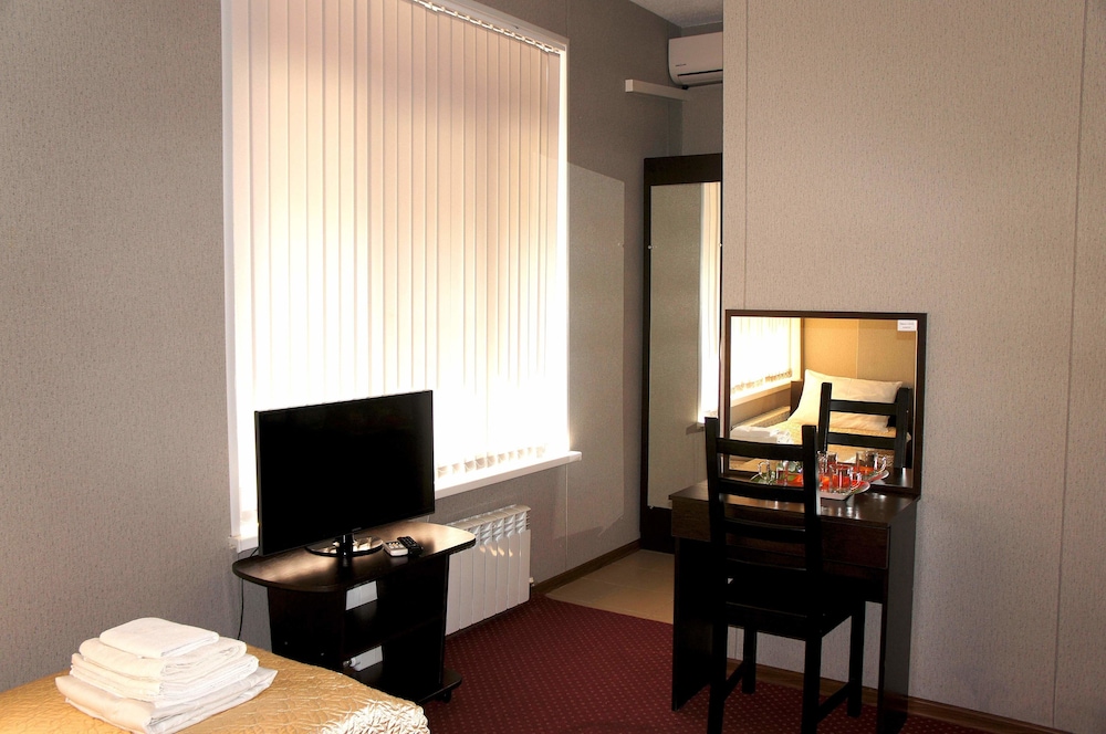 Triple Room, 3 Twin Beds, Non Smoking, Courtyard View photo 3