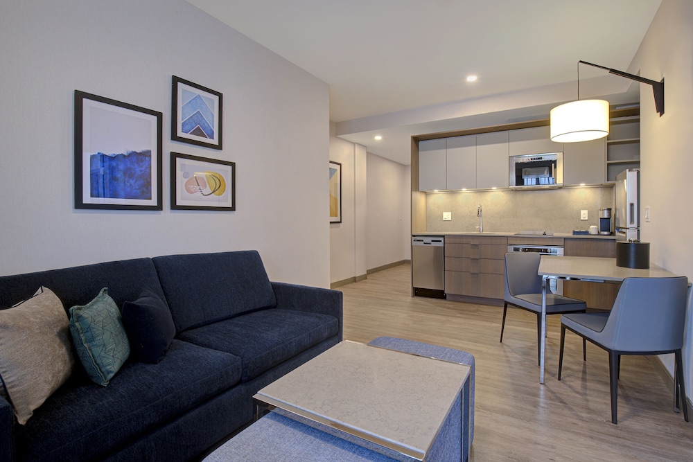 Suite, 1 Bedroom, Balcony, City View - Photo 5