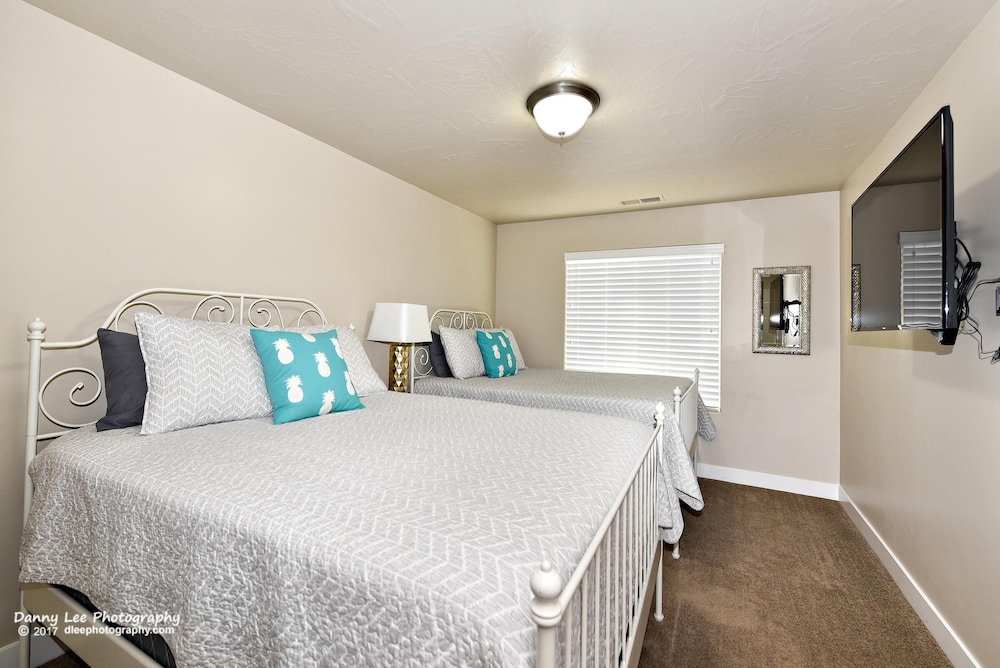 Townhome, Multiple Beds, Mountain View (Western Sky) photo 1