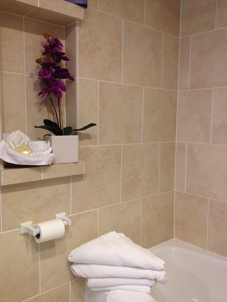Ocean view Motel Room, 2 dbl beds, Type B photo 3
