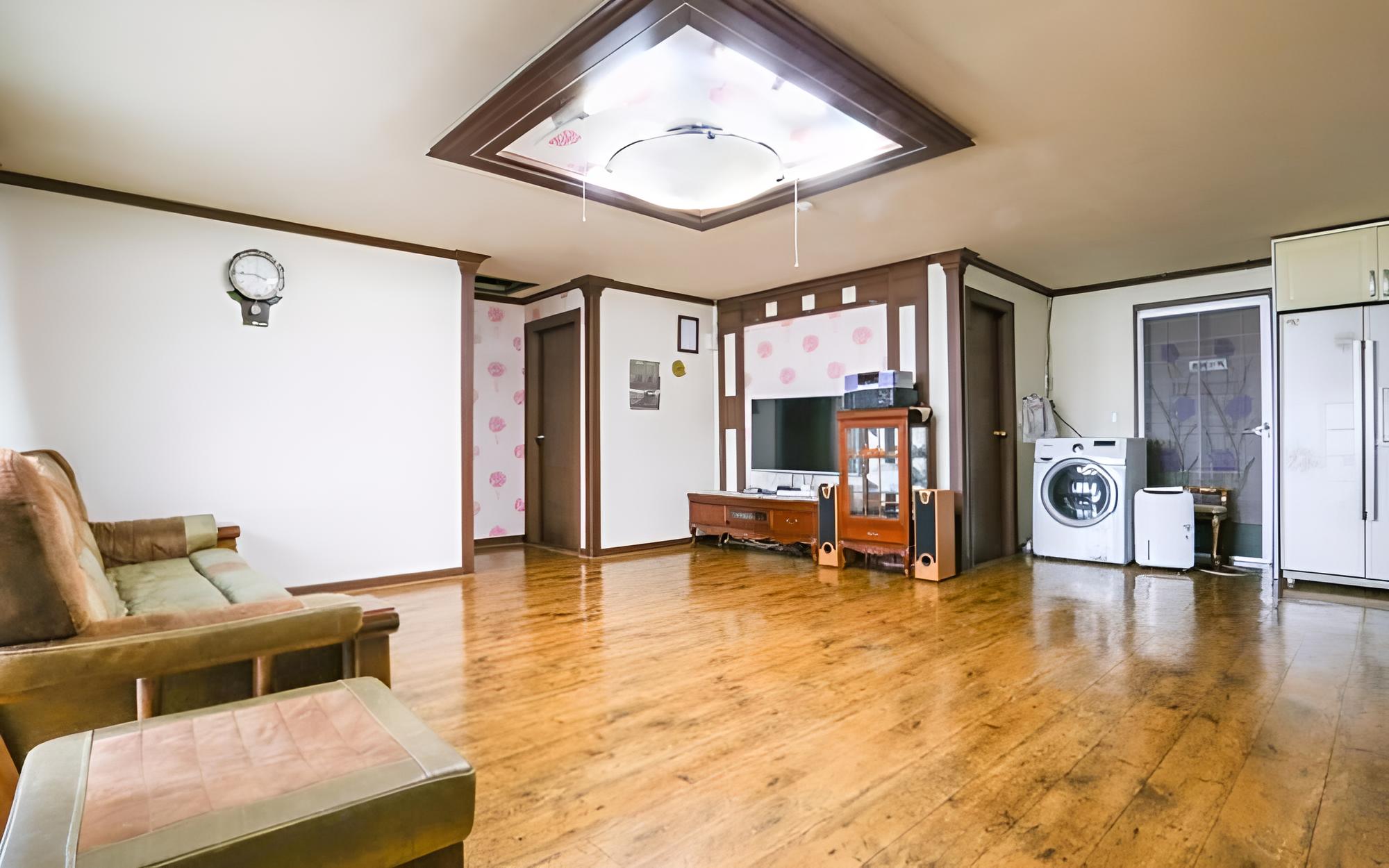 Room (Separate House A (76 duplex)) photo 2