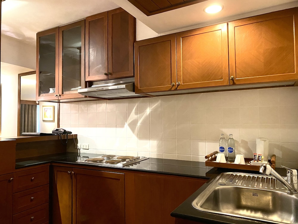 Two-Bedroom Suite - Photo 7