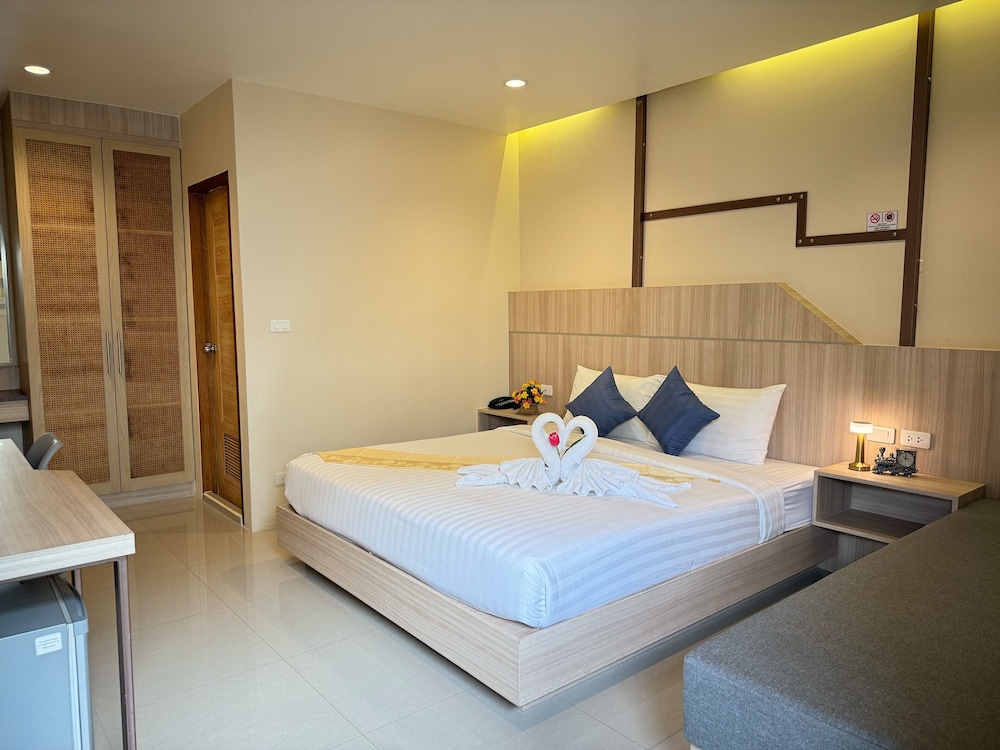 Deluxe Double Room - Photo 18