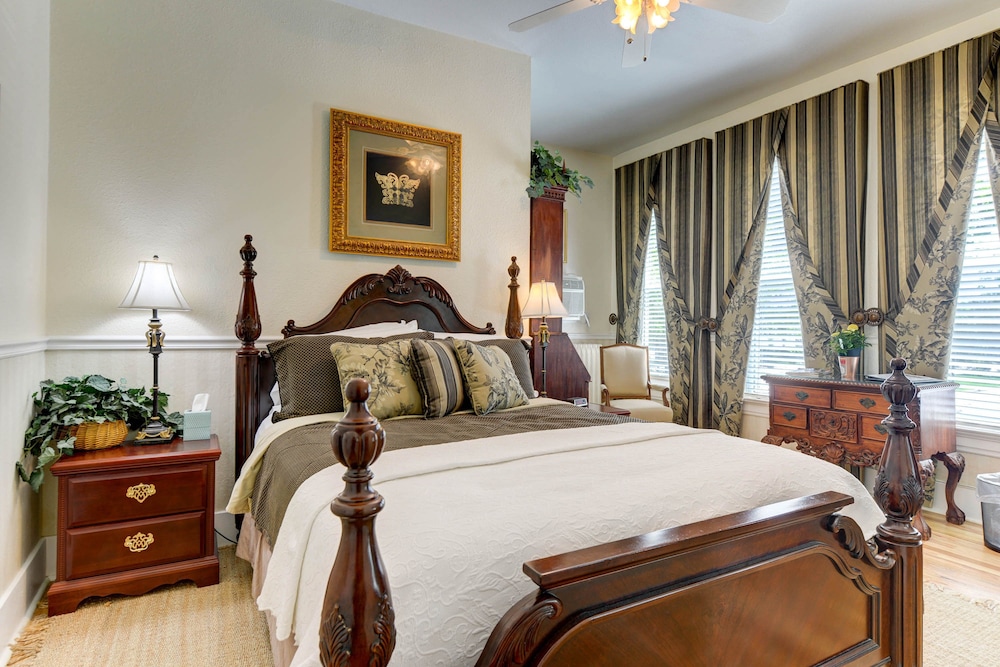 Elite Quadruple Room, Ensuite (Ironwood 3A-3B) photo 2