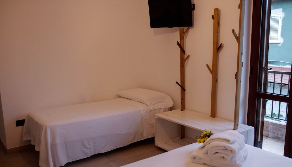 Family Triple Room, Non Smoking photo 2