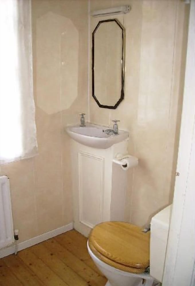 Family Room photo 3