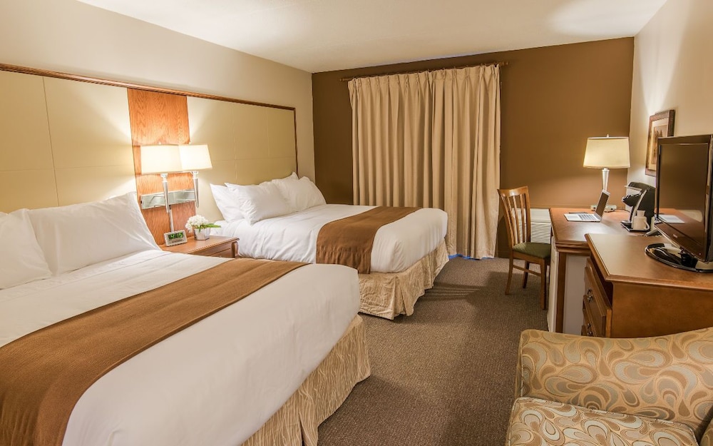 Classic Double Room, 2 Queen Beds, River View