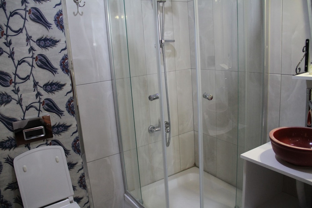 Suite 3 photo 2