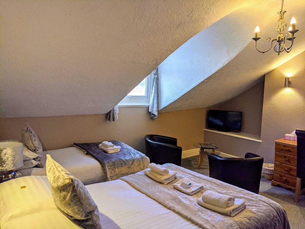 Classic Triple Room, Partial Sea View photo 1