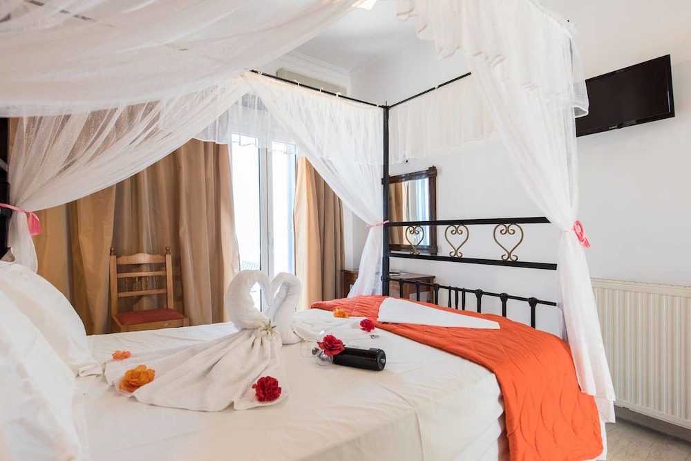 Standard Room, 1 Double or 2 Twin Beds