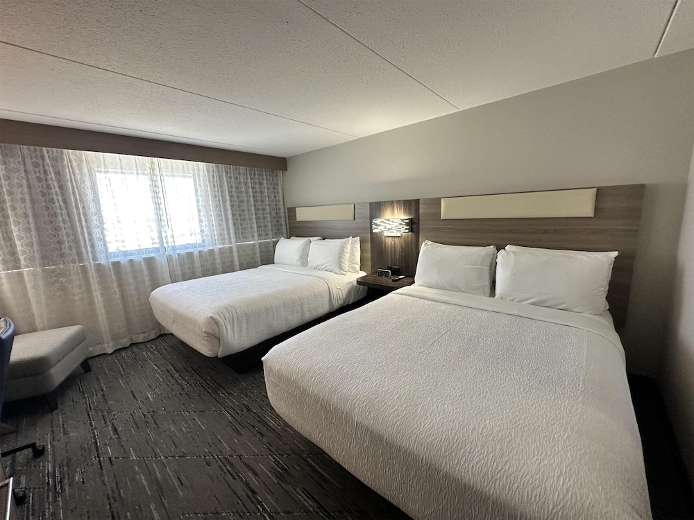 Standard Room, 2 Queen Beds, Non Smoking - Photo 1