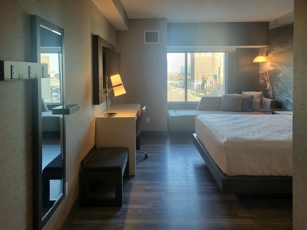 Suite, 1 King Bed with Sofa bed, Non Smoking - Photo 2