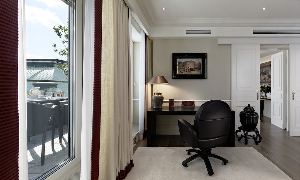 Grand Signature Suite thumbnail 5