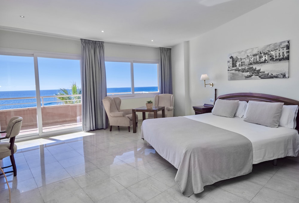 Superior Double Room, Sea View - Photo 1