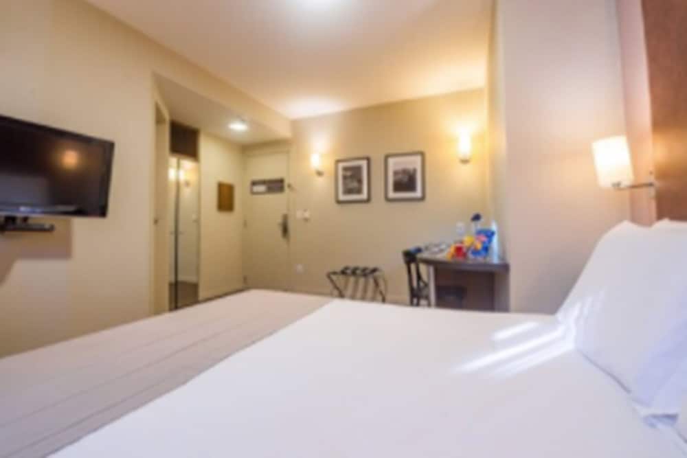Executive Double Room, 1 Queen Bed - Photo 9