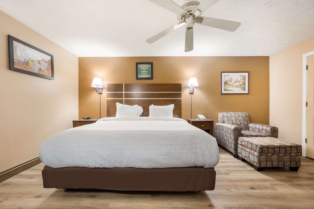 Suite, Multiple Beds, Non Smoking - Photo 4