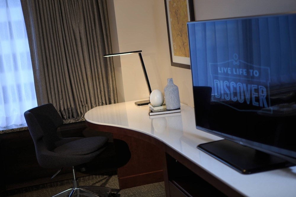 Junior Suite, 1 Bedroom, Corner - Photo 3
