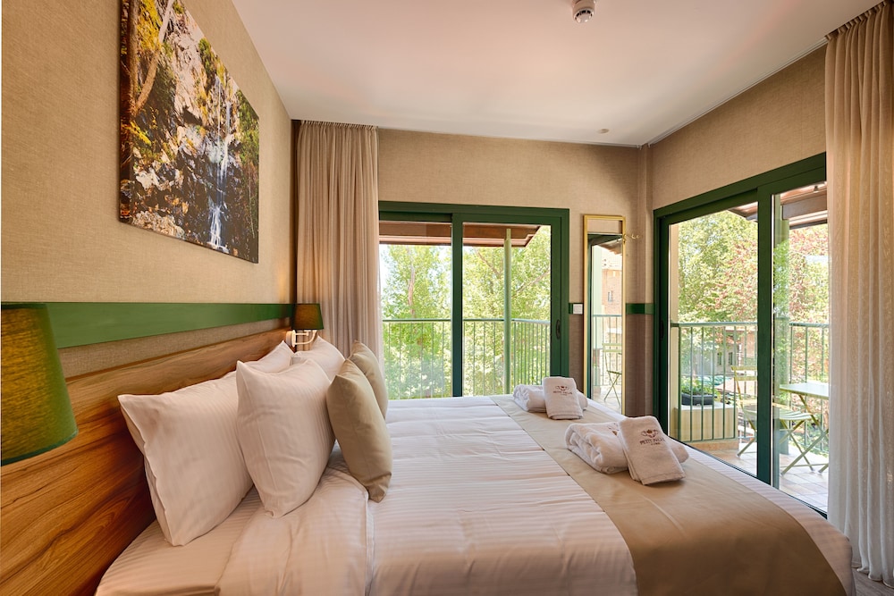 Superior Double Room (with 2 balconies)