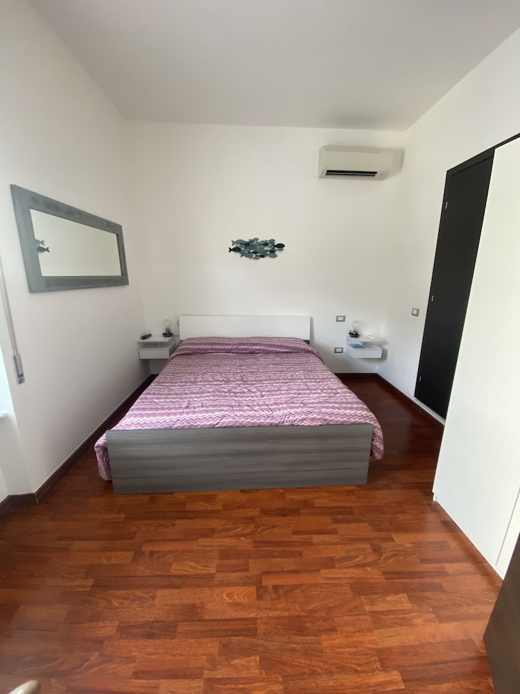 Standard Double Room (Levante 1)