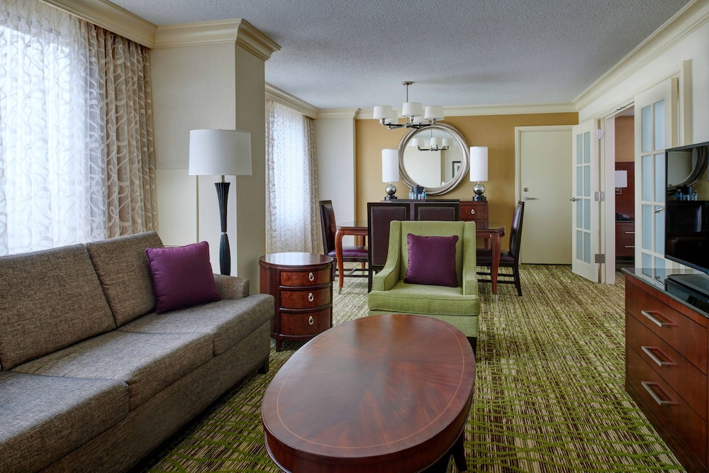 Suite, 1 Bedroom - Photo 3