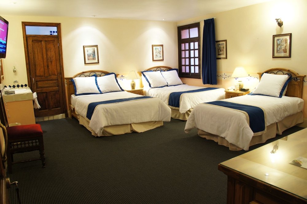 Comfort Quadruple Room, 2 Double Beds - Photo 2