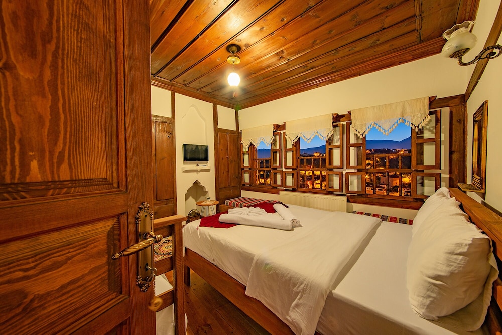 Standard Double Room, Non Smoking, City View