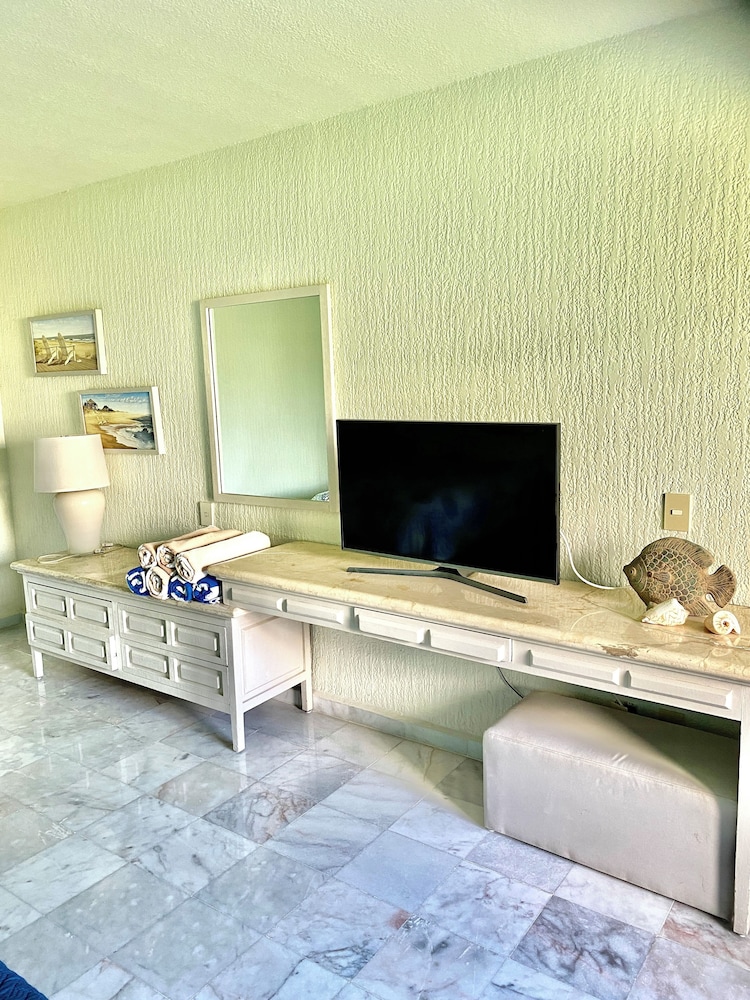Family Apartment, Multiple Beds, Kitchenette, Beachfront