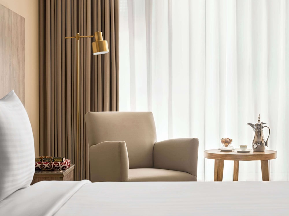 Superior Room, 1 King Bed (Partial Kaaba View) - Photo 7