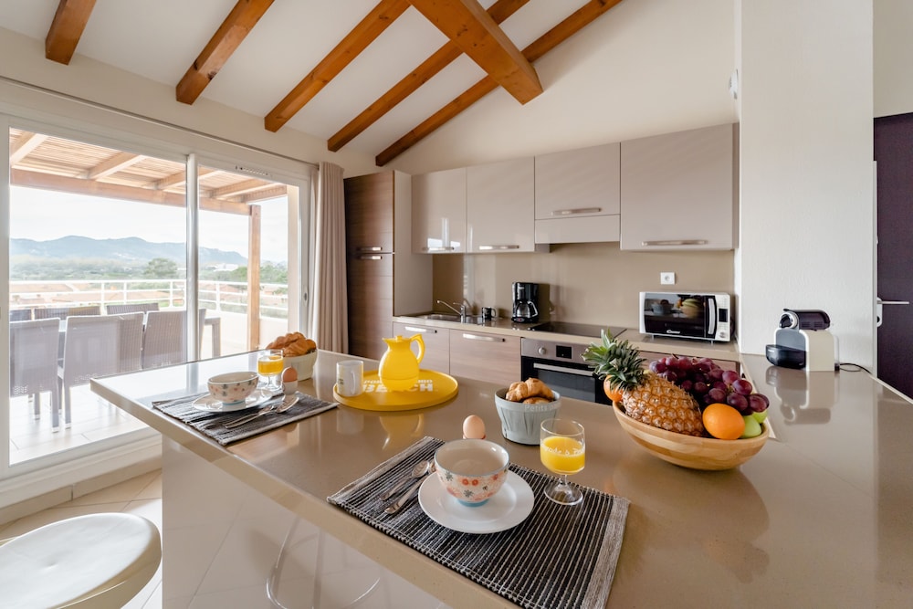 Deluxe Apartment, 2 Bedrooms, Terrace, City View photo 3