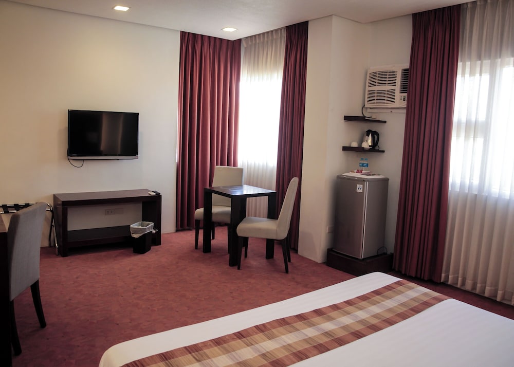 Executive Suite - Photo 8