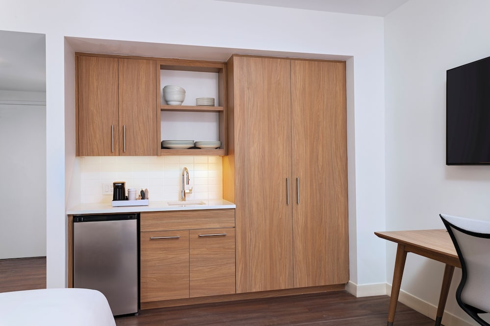 Studio, Multiple Beds