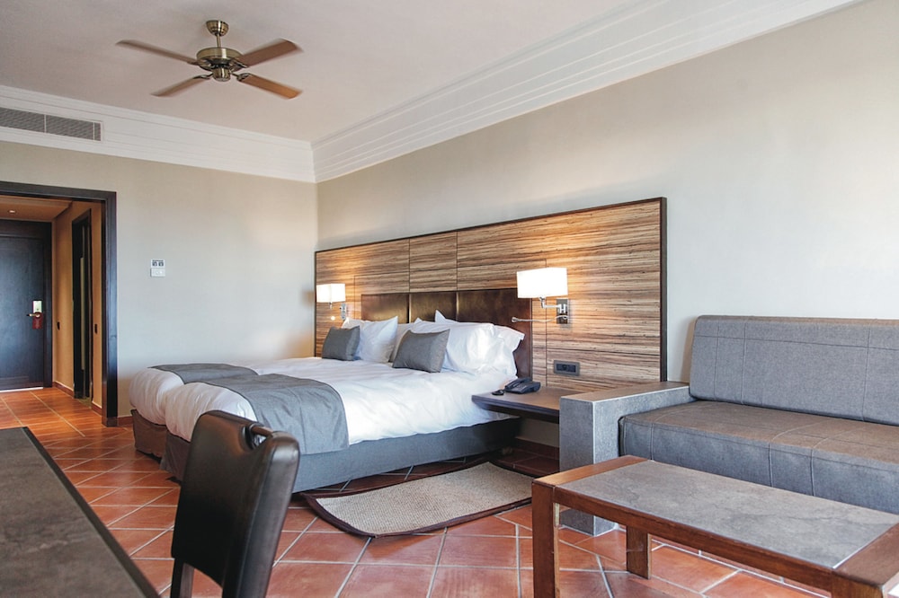 Standard Double Room, Balcony, Sea View - Photo 1
