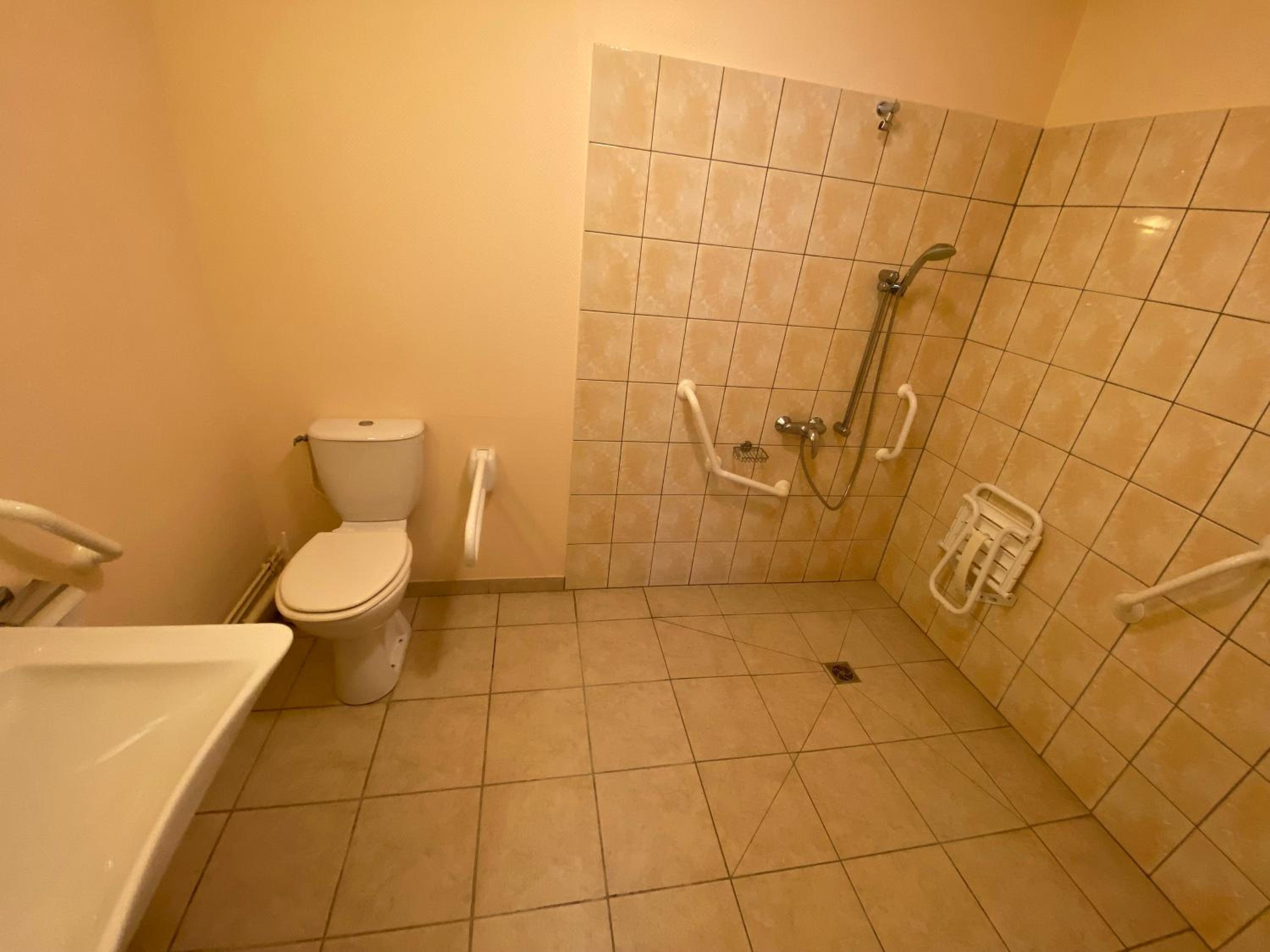Double Room - Disability Access photo 2