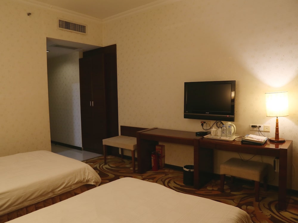 Business Twin Room - Photo 3