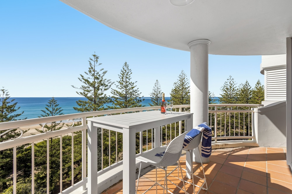 1 Bedroom Superior Ocean View Apartment - Photo 2