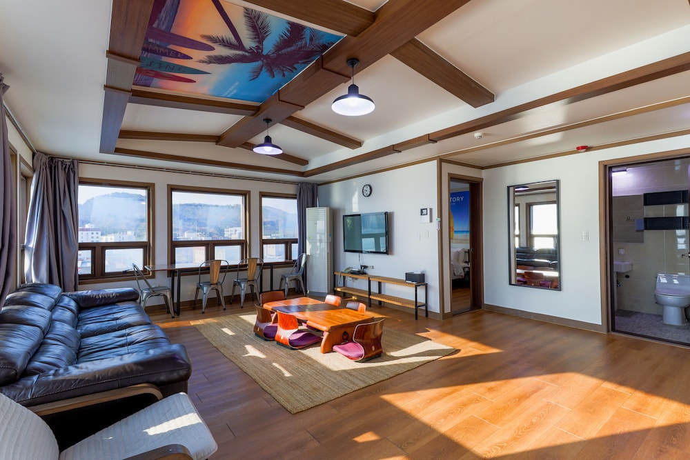 Deluxe Suite, 1 Bedroom, Ocean View photo 2