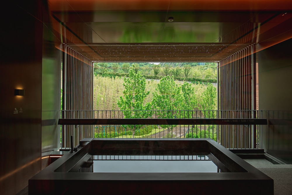 Room, 1 King Bed, Garden View - Photo 6