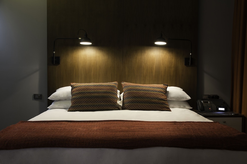 Room, 1 King Bed photo 3