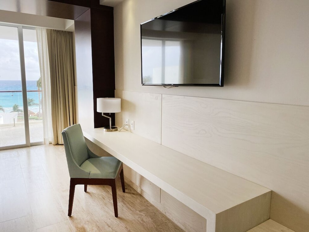 Altitude Suite King, Ocean Front photo 3