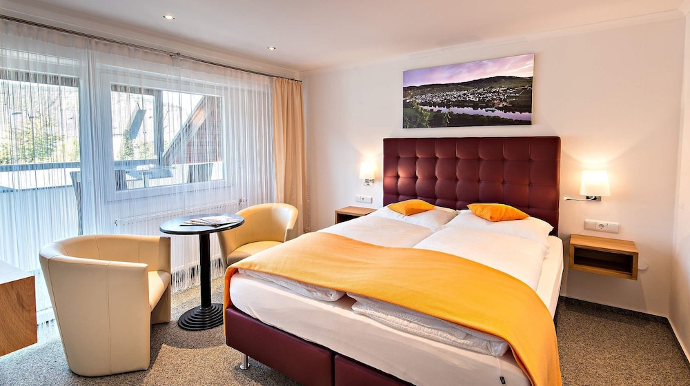 Double Room, Non Smoking - Photo 3