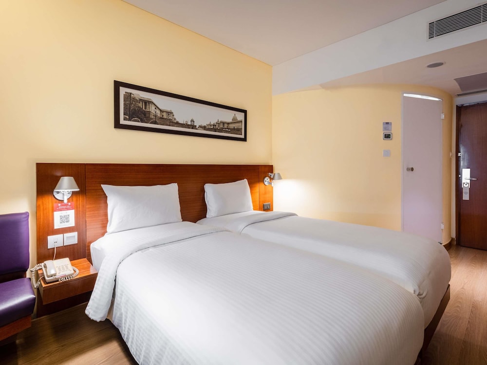 Superior Room, 2 Twin Beds, Pool View photo 2