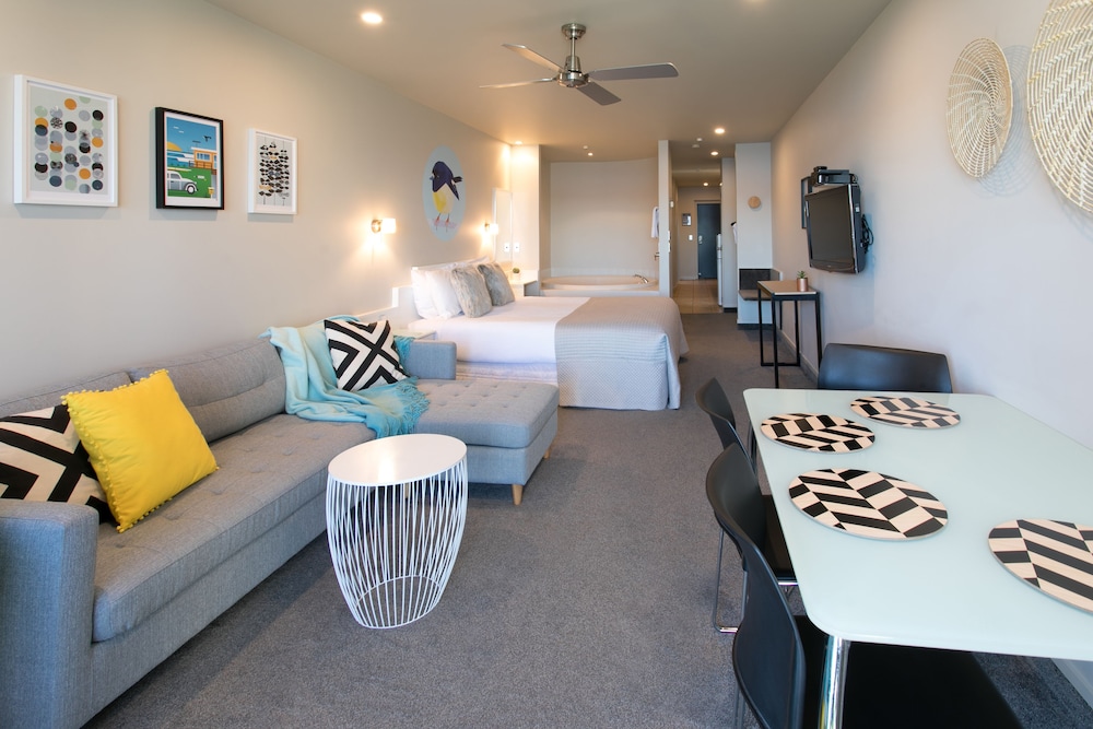 Family Room photo 2