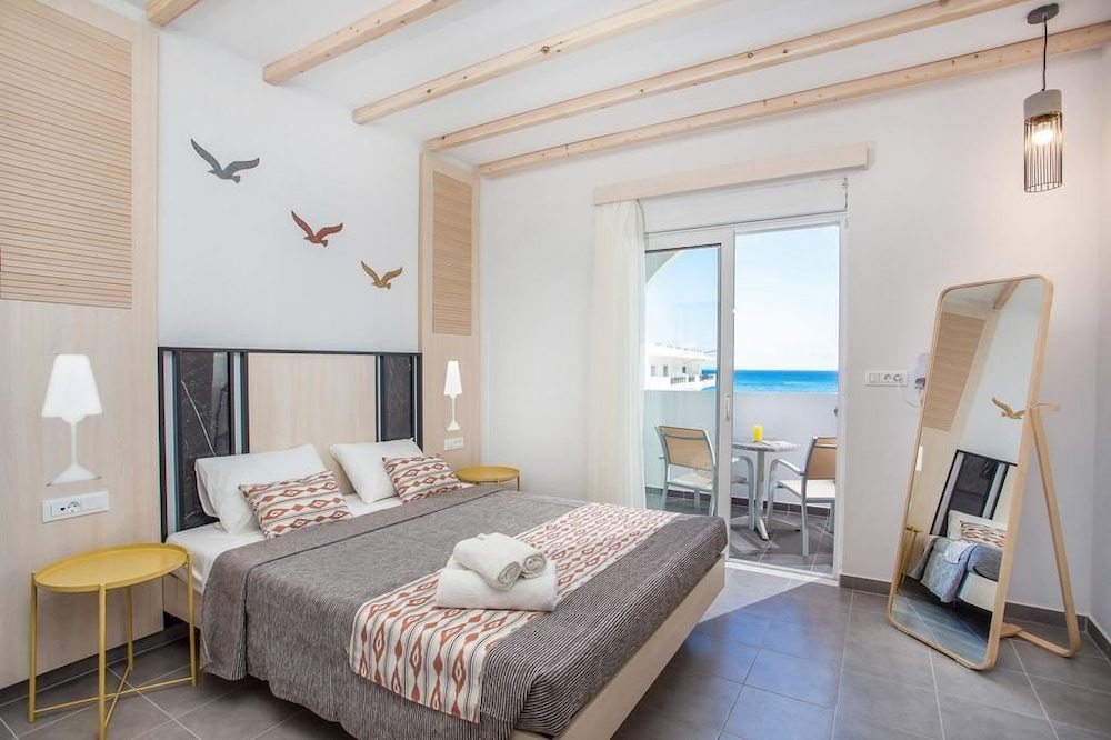 Studio, Sea View