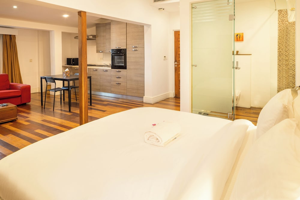 Business Room, 1 Queen Bed photo 2