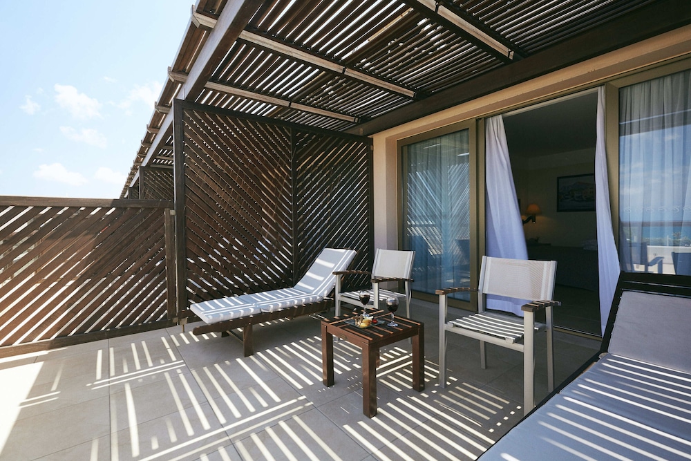 Superior Double or Twin Room, Sea View - Photo 5