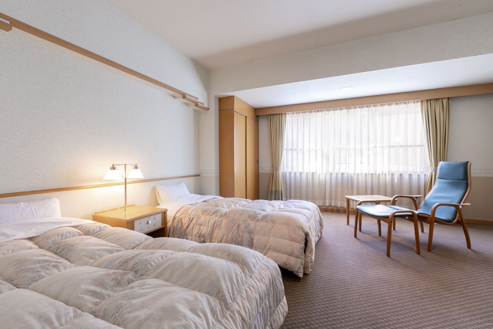 Western style Twin Room (Dinner/ Breakfast  buffet), Non Smoking photo 1