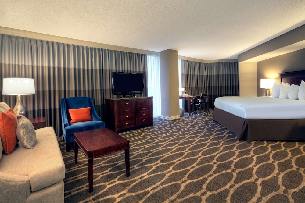 Junior Suite, 1 King Bed - Photo 1