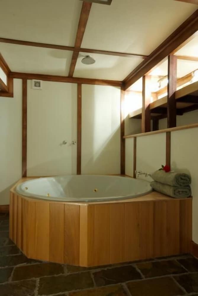 Standard Suite, 1 Bedroom, Non Smoking, Kitchenette (Yarra Suite) photo 1