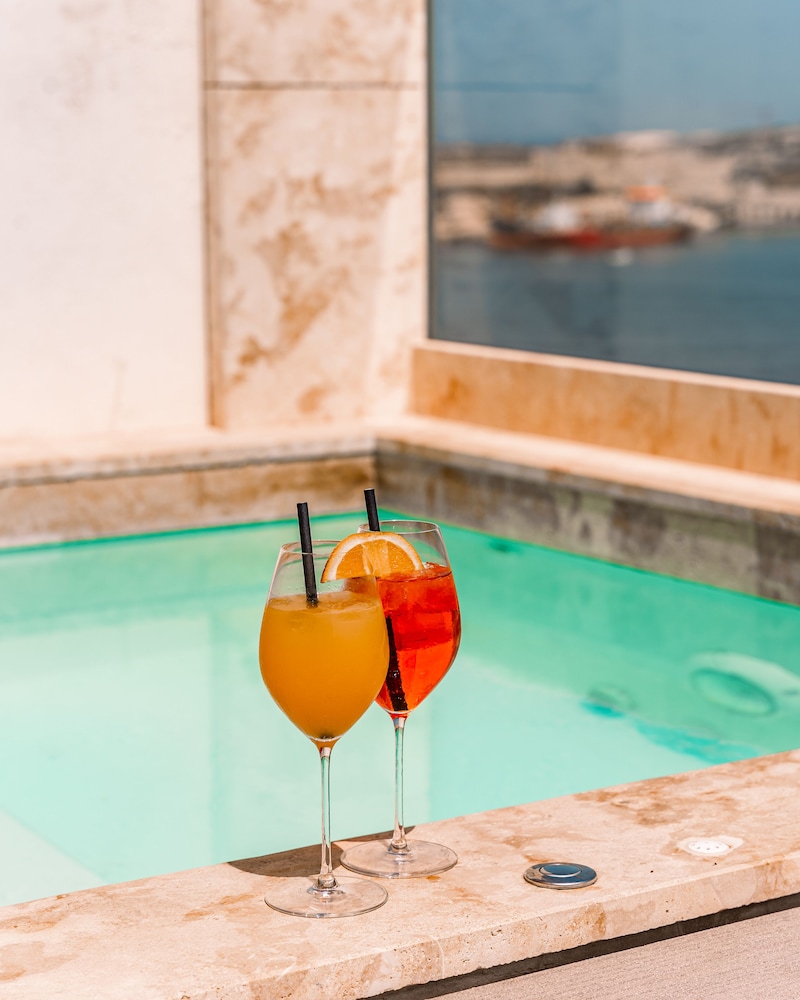 Hideaway Harbour View Pool Suite (Annex) - Photo 10